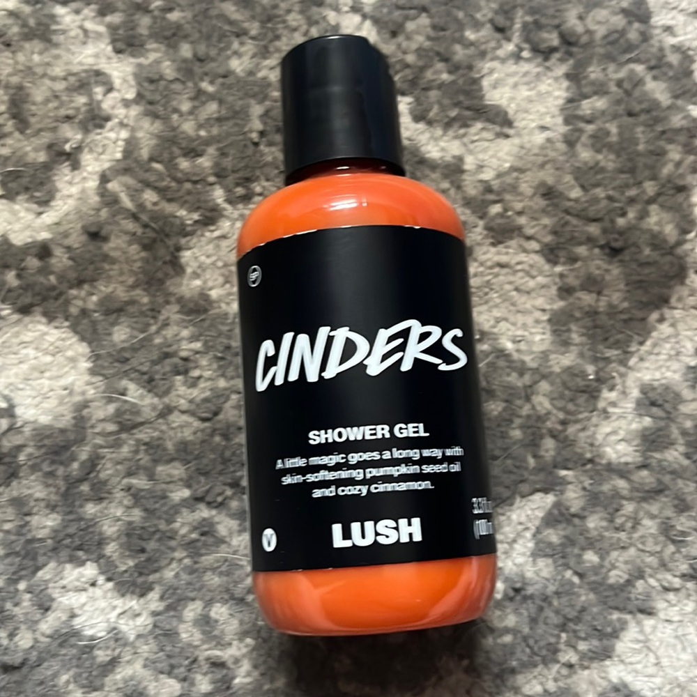 Lush cosmetics Cinders Showers gel